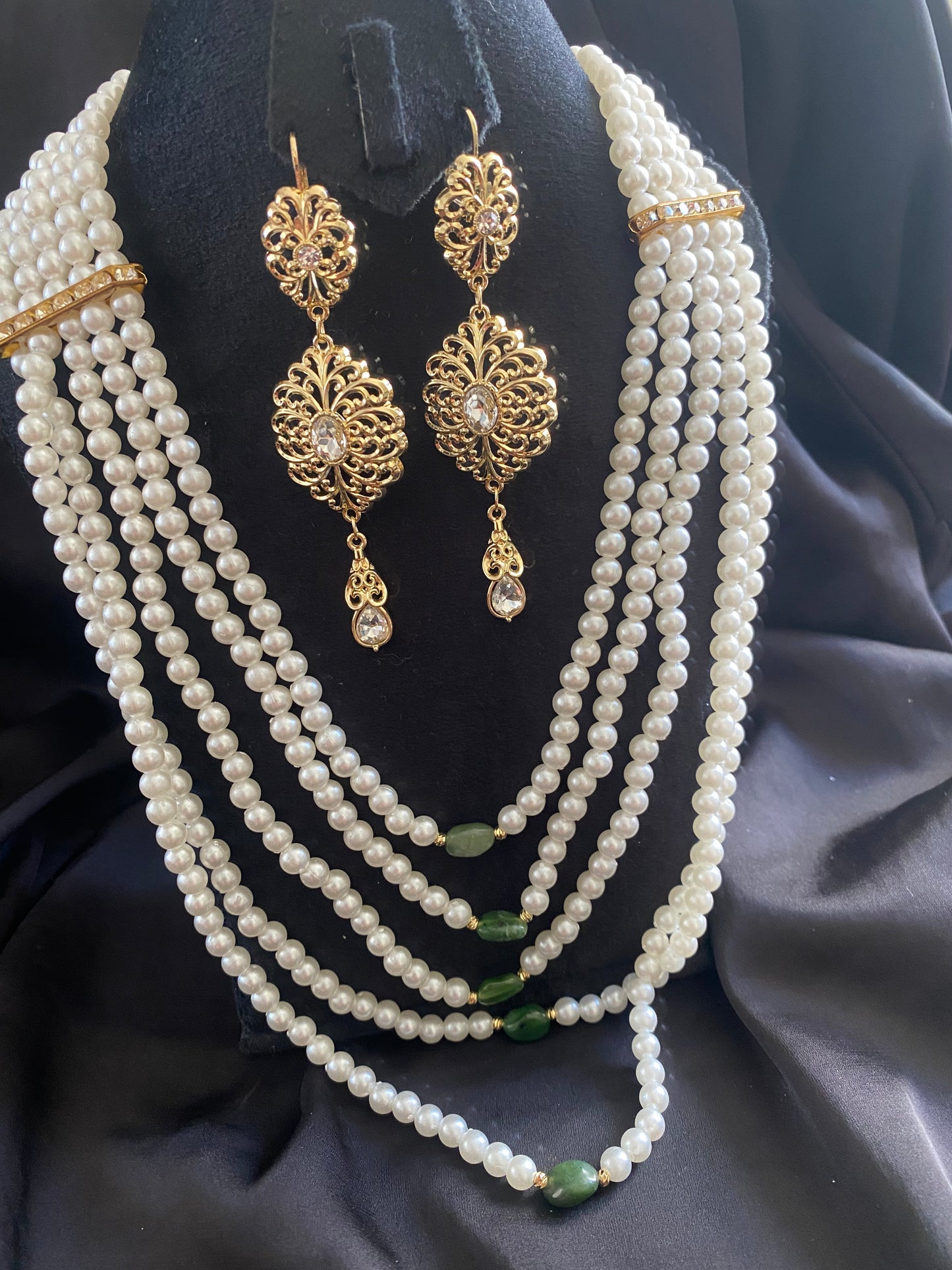 Traditional Jewelry Set 2