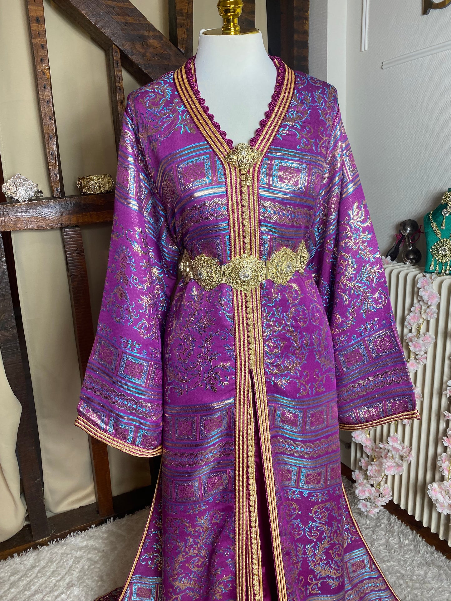 BrochĂ© de soie Rose đ©·