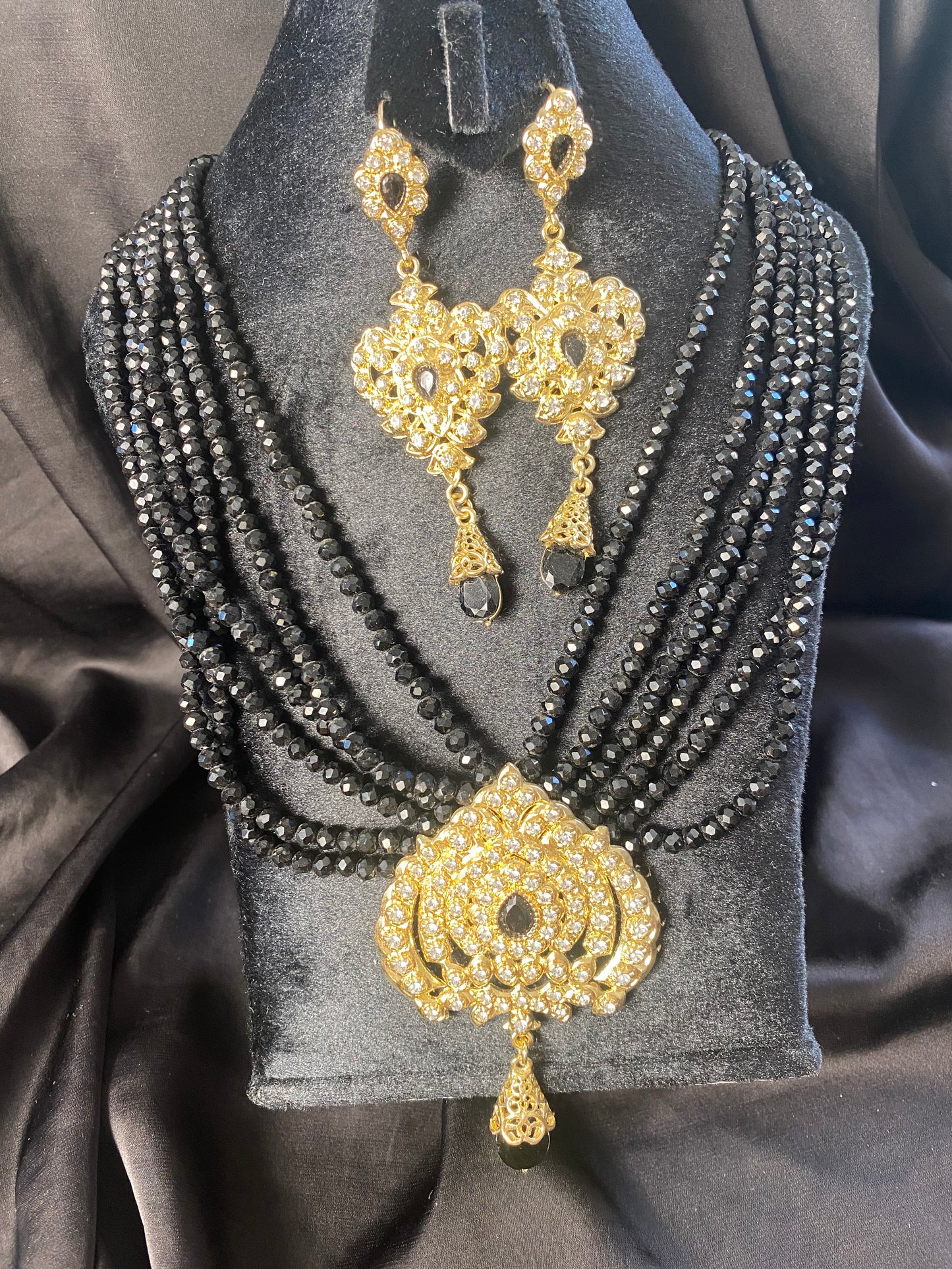 Black Jewelry Set