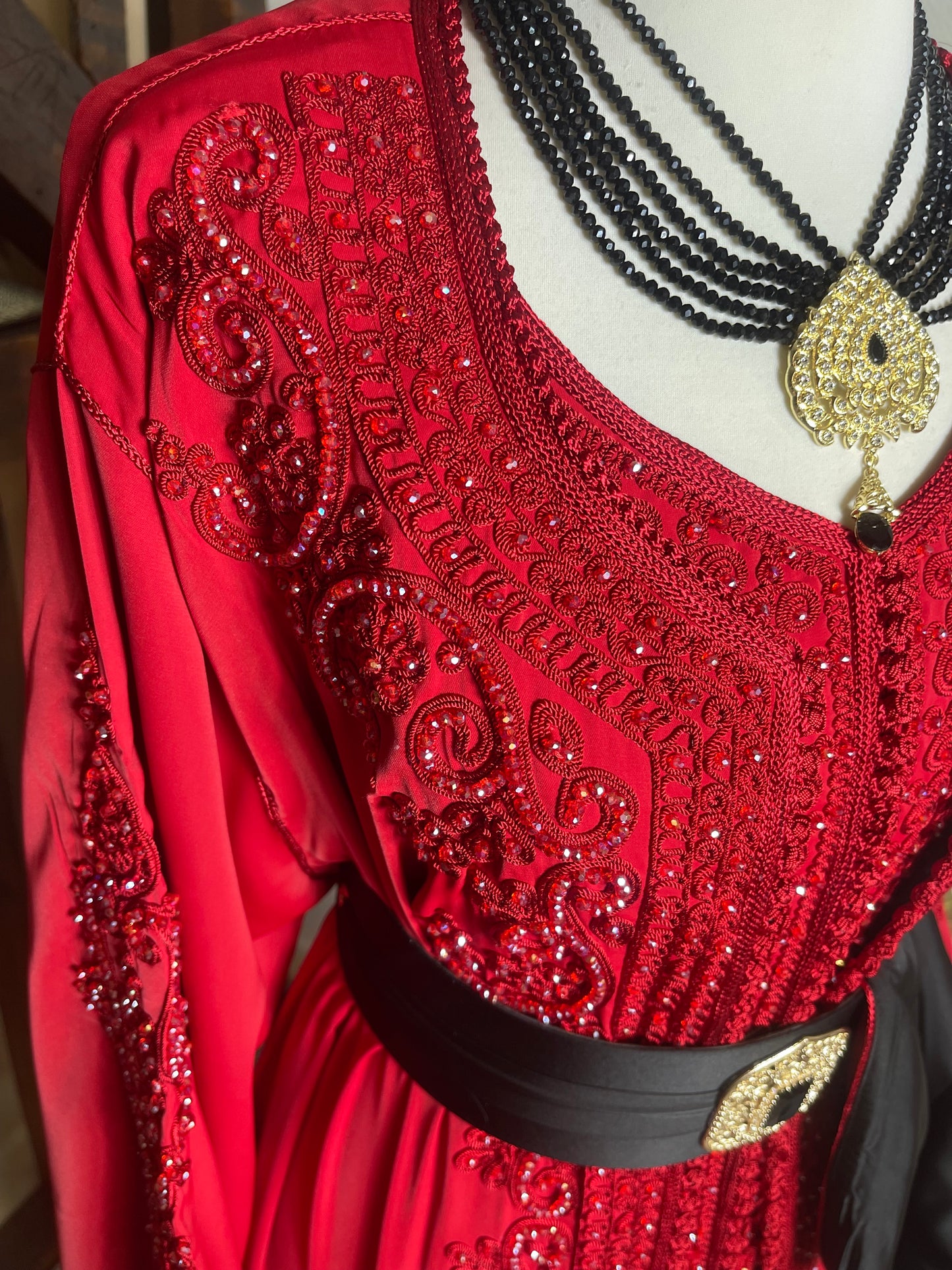 Takchita Perlée Rouge 🖤