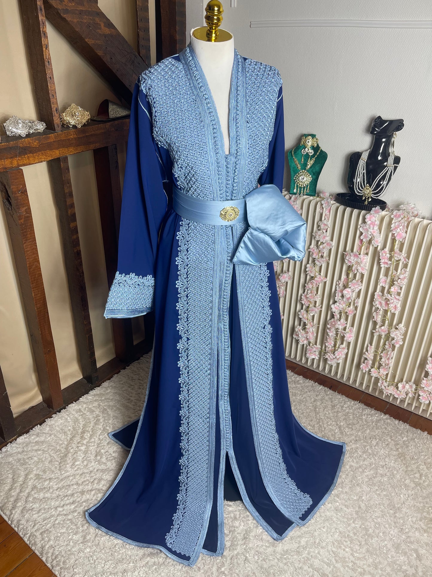 Takchita Dounia Bleu