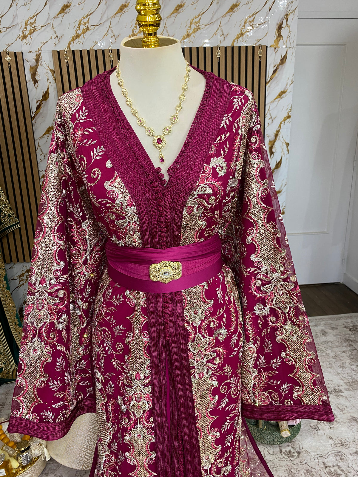 Sari violet